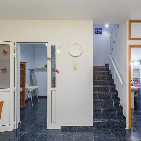 Lightbooking Gadi House Terraza Y Barbacoa